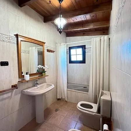 En La Montana Con Piscina En Fuerteventura Villa Gran Tarajal