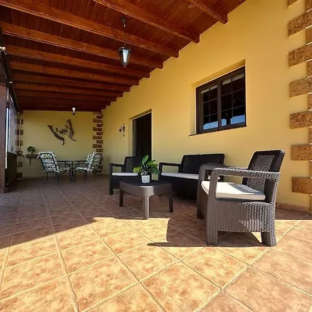 En La Montana Con Piscina En Fuerteventura * 그란 타라할