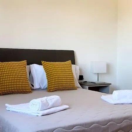 En La Montaña Con Piscina En Fuerteventura