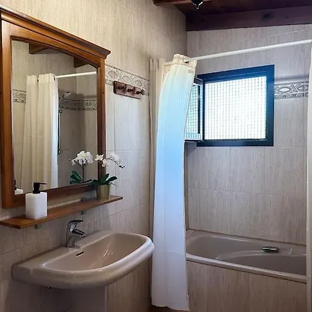 En La Montaña Con Piscina En Fuerteventura Gran Tarajal