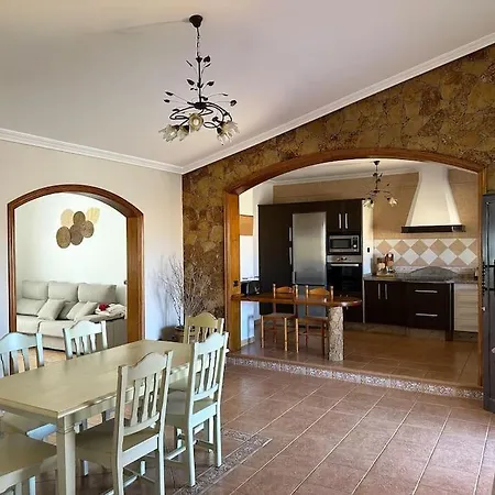 En La Montana Con Piscina En Fuerteventura *