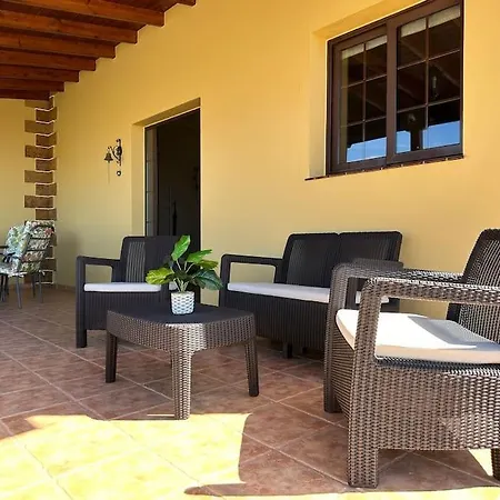 Villa En La Montana Con Piscina En Fuerteventura Gran Tarajal