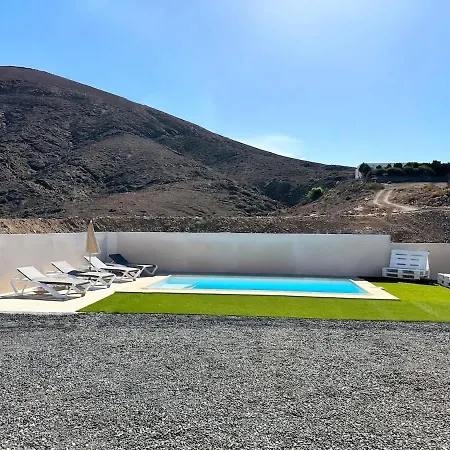 En La Montaña Con Piscina En Fuerteventura Сasa de vacaciones
